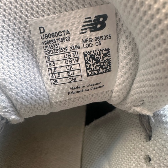 New Balance 9060 Sneakers - Picture 8 of 10